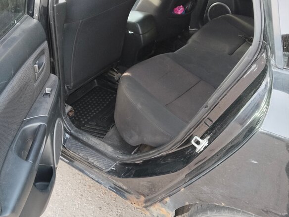 2006 Mazda 3 I (BK), чёрный - вид 8