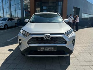 2021 Toyota RAV4 V (XA50), серебристый, 2920000 рублей, вид 2