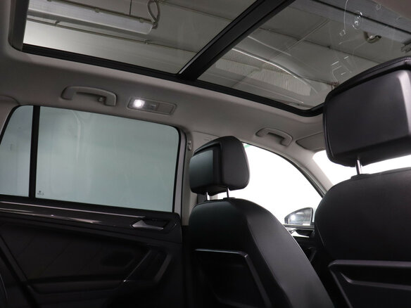 2018 Volkswagen Tiguan II, белый - вид 19