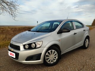 2013 Chevrolet Aveo II, серебристый, 550000 рублей, вид 2
