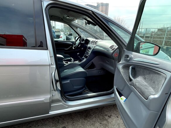 2008 Ford S-MAX I, серебристый, 920000 рублей - вид 9