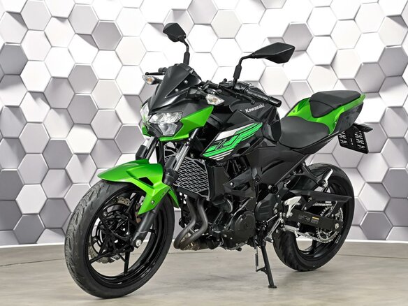 2019 Kawasaki Z 400, чёрный - вид 1