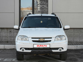 2016 Chevrolet Niva I Рестайлинг, белый, 530000 рублей, вид 2