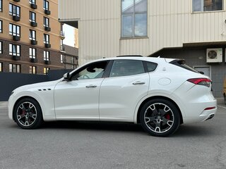 2017 Maserati Levante Diesel I, белый, 3580000 рублей, вид 5