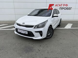 2017 Kia Rio III Рестайлинг, белый, 1105000 рублей, вид 1
