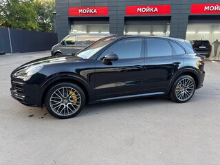 2018 Porsche Cayenne S III, чёрный, 6660000 рублей, вид 2