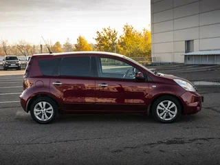 2011 Nissan Note I Рестайлинг, красный, 947000 рублей, вид 4