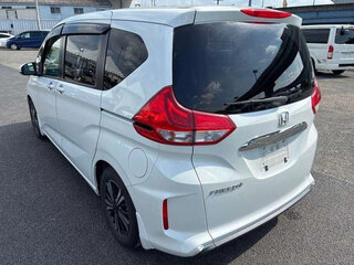 2022 Honda Freed II Рестайлинг, белый, 1480000 рублей, вид 3
