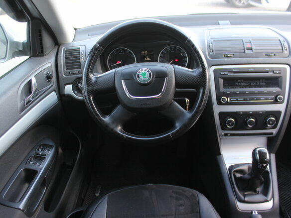 2011 Skoda Octavia II (A5) Рестайлинг, серебристый, 630000 рублей - вид 15
