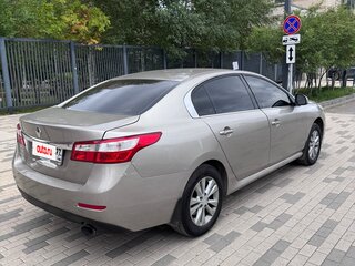 2010 Renault Latitude I, бежевый, 570000 рублей, вид 5