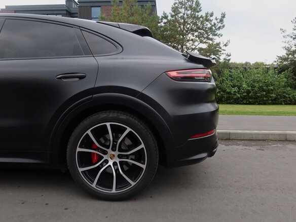 2021 Porsche Cayenne GTS Coupé III, чёрный - вид 10