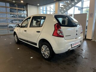2013 Renault Sandero I, белый, 570000 рублей, вид 5