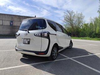 2019 Toyota Sienta II Рестайлинг, белый, 1370000 рублей, вид 2