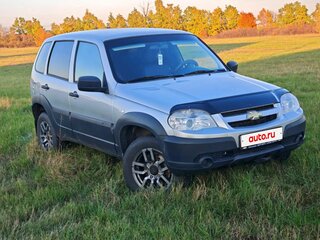 2019 Chevrolet Niva I Рестайлинг, серебристый, 670000 рублей, вид 2