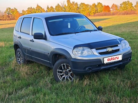 2019 Chevrolet Niva I Рестайлинг, серебристый, 670000 рублей, вид 2
