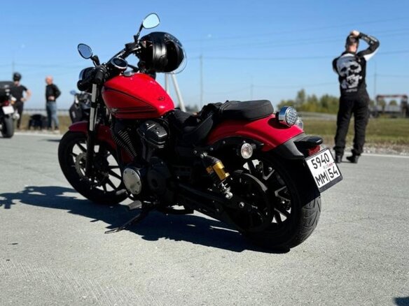 2016 Yamaha XV950 Bolt, красный, 650000 рублей