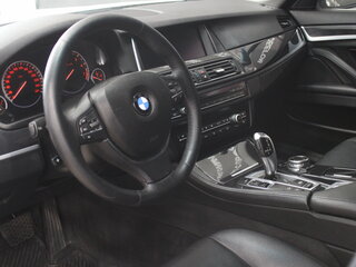 2013 BMW 5 серии 528i xDrive VI (F10/F11/F07) Рестайлинг, белый, 1693000 рублей, вид 5