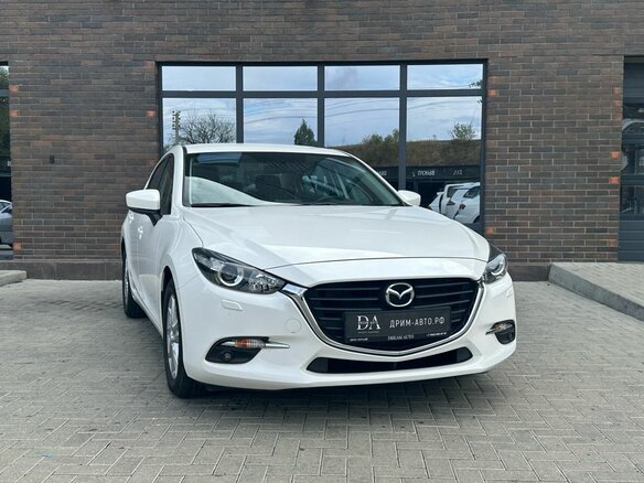 2018 Mazda 3 III (BM) Рестайлинг, белый, 2000000 рублей - вид 5