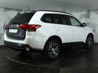 2016 Mitsubishi Outlander III Рестайлинг 2, белый, 1849000 рублей, вид 5
