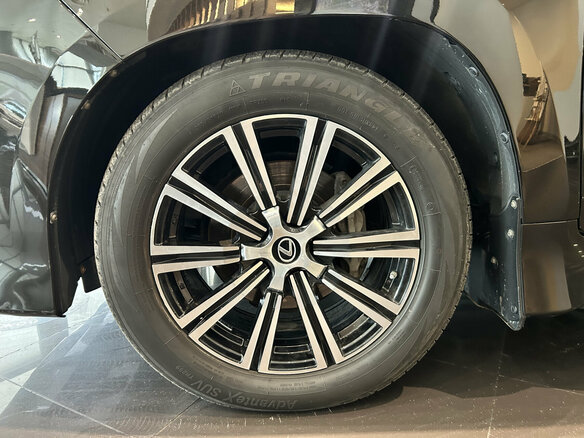 2017 Lexus LX 450d III Рестайлинг 2, чёрный, 7649000 рублей - вид 17