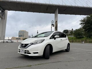 2018 Nissan Note II Рестайлинг, белый, 950000 рублей, вид 1
