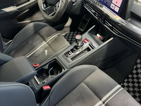 2023 Volkswagen Golf VIII, серый, 1950000 рублей, вид 3
