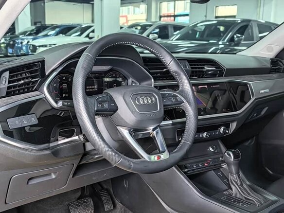 2023 Audi Q3 Sportback 35 TFSI MHEV II (F3), серый, 2440000 рублей - вид 9