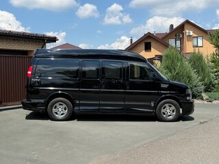 2013 GMC Savana I Рестайлинг, чёрный, 4000000 рублей, вид 2