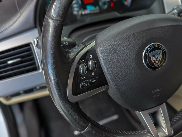2014 Jaguar XF I Рестайлинг, белый, 1350000 рублей - вид 26