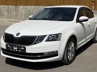 2019 Skoda Octavia III (A7) Рестайлинг, белый, 1400000 рублей, вид 3