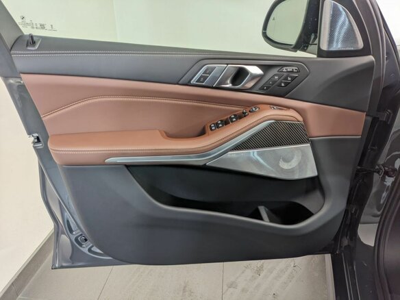 2026 BMW X7 M60i I (G07) Рестайлинг, серый, 23200000 рублей - вид 15