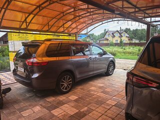 2016 Toyota Sienna III Рестайлинг, серый, 3100000 рублей, вид 2