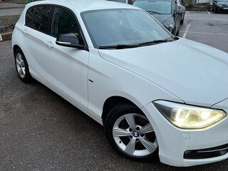 2011 BMW 1 серии 118i II (F20/F21), белый, 850000 рублей, вид 1