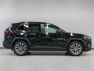 2021 Toyota RAV4 V (XA50), чёрный, 3390000 рублей, вид 4