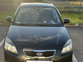 2010 Kia Rio II Рестайлинг, чёрный, 650000 рублей, вид 2