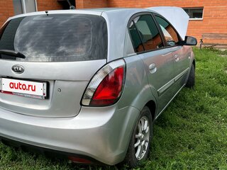 2010 Kia Rio II Рестайлинг, серебристый, 375000 рублей, вид 5