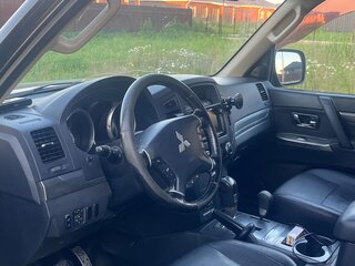 2013 Mitsubishi Pajero IV Рестайлинг 1, чёрный, 2000000 рублей, вид 4
