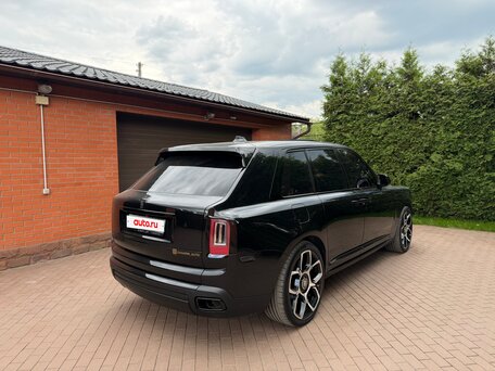 2019 Rolls-Royce Cullinan I (Series I), чёрный, 31000000 рублей, вид 5