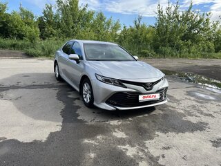 2019 Toyota Camry VIII (XV70), серый, 3100000 рублей, вид 1