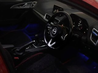 2017 Mazda Axela III Рестайлинг, красный, 950000 рублей, вид 4