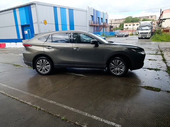2021 Toyota Harrier IV (XU80), коричневый, 4750000 рублей - вид 4