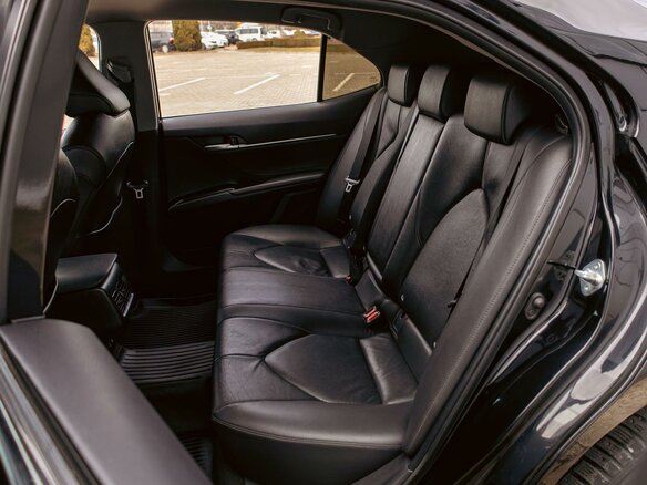 2021 Toyota Camry VIII (XV70) Рестайлинг, чёрный, 2545000 рублей - вид 16