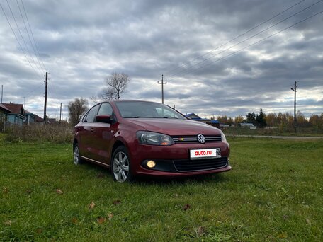 2010 Volkswagen Polo V, красный, 675000 рублей, вид 3