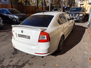 2010 Skoda Octavia RS II Рестайлинг, белый, 950000 рублей, вид 3