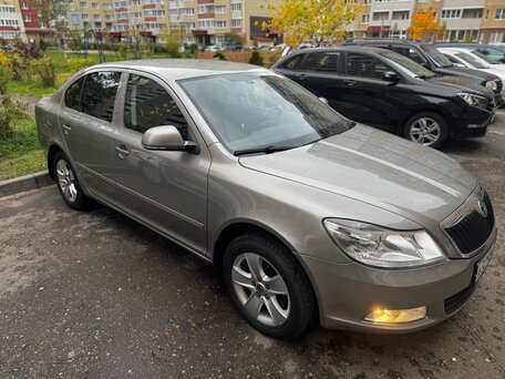 2011 Skoda Octavia II (A5) Рестайлинг, серый, 950000 рублей, вид 3