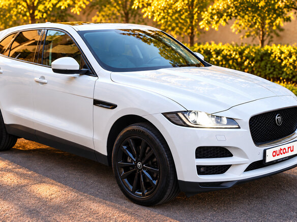 2016 Jaguar F-Pace I, белый, 2390000 рублей - вид 2