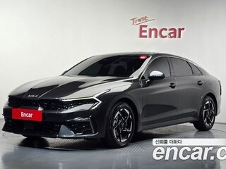 2023 Kia K5 III Рестайлинг, белый, 2940000 рублей, вид 1