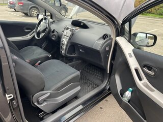 2008 Toyota Yaris Multimode II, чёрный, 600000 рублей, вид 5