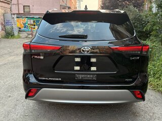 2025 Toyota Highlander IV (XU70), чёрный, 4900000 рублей, вид 3
