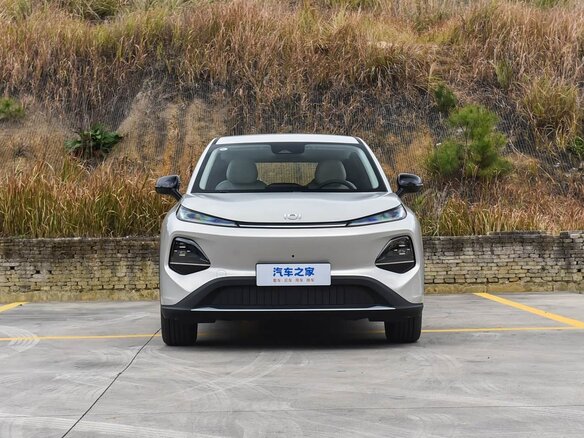 2026 Changan Qiyuan Q05 51.9 kWh II, серебристый, 2160007 рублей - вид 1
